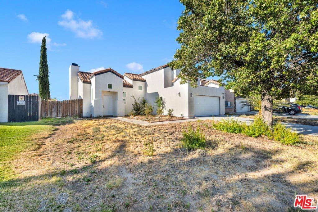 3723 Hollowglen Drive