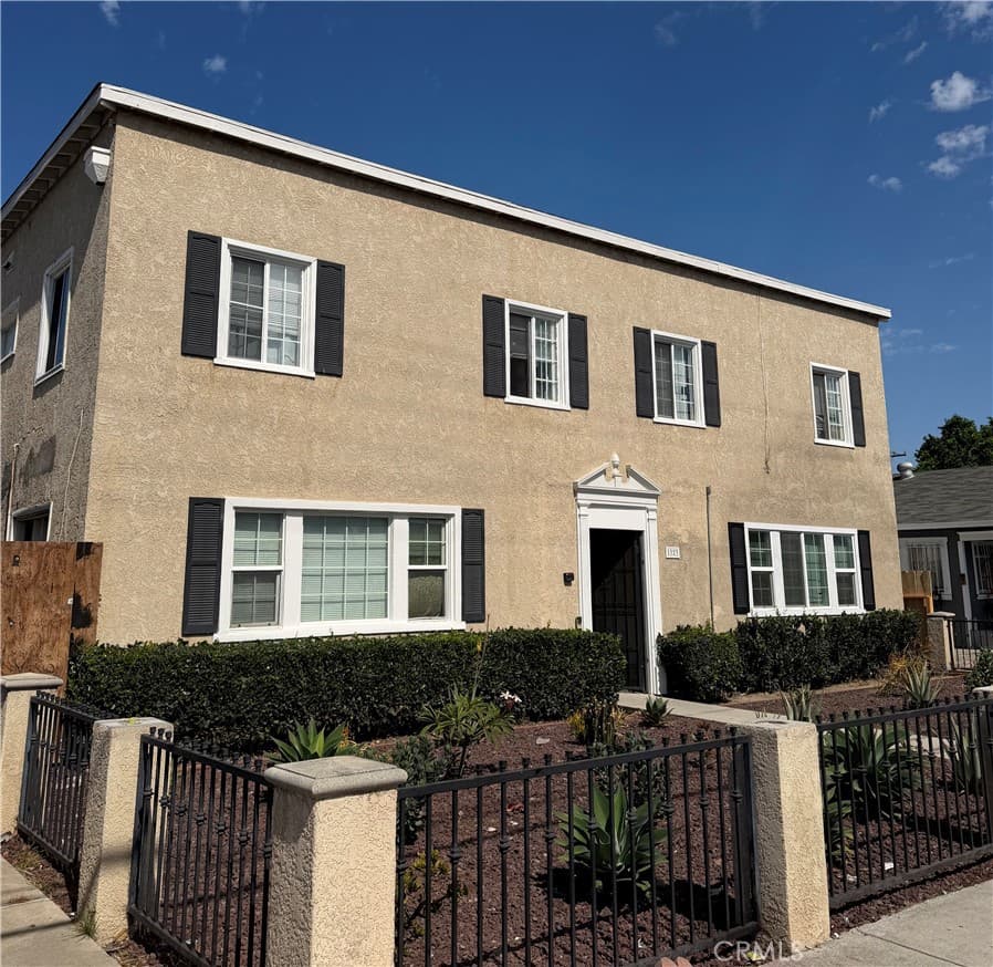 1323 Walnut Ave