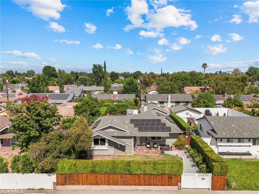 7032 Fallbrook