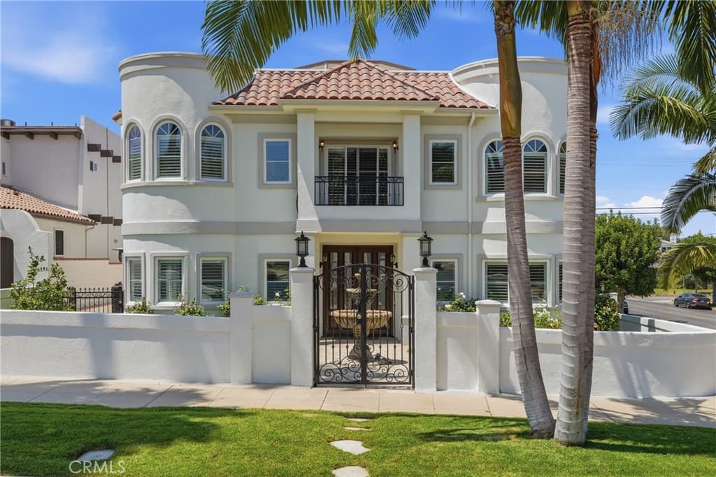 7220 W 80th