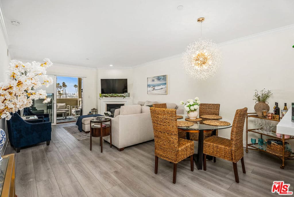 1000 E Ocean Boulevard 104