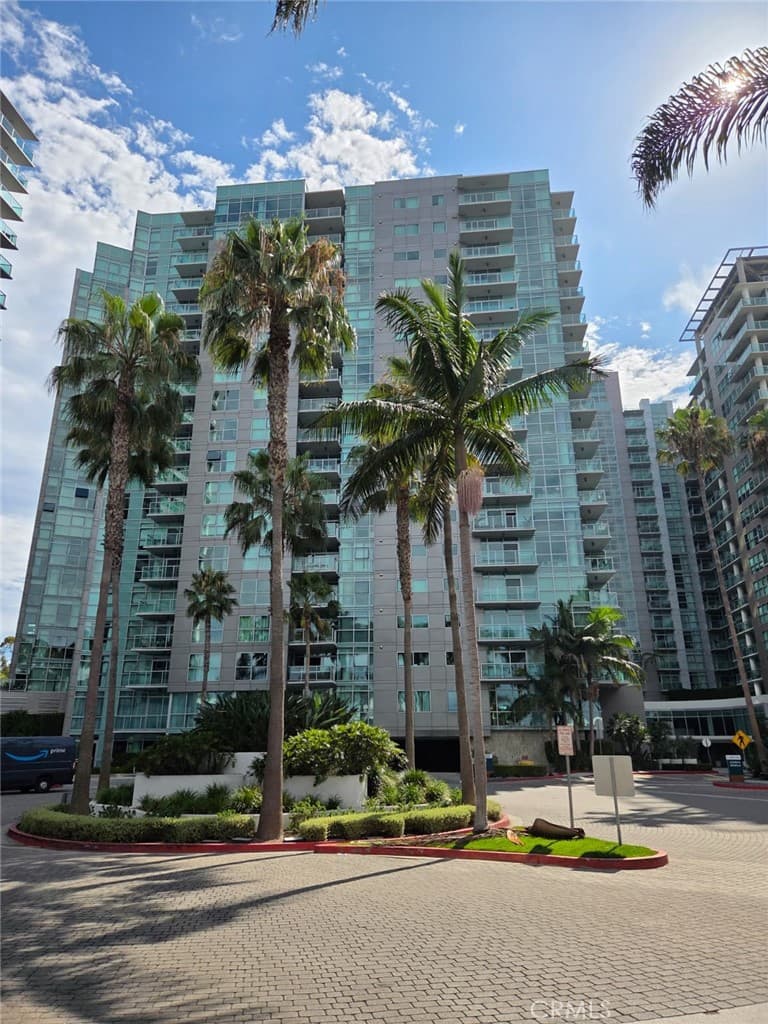 13650 Marina Pointe Drive 1708
