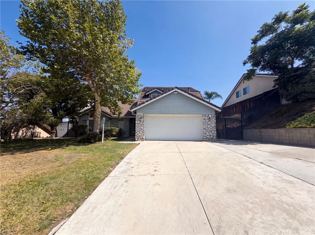 22864 Finch