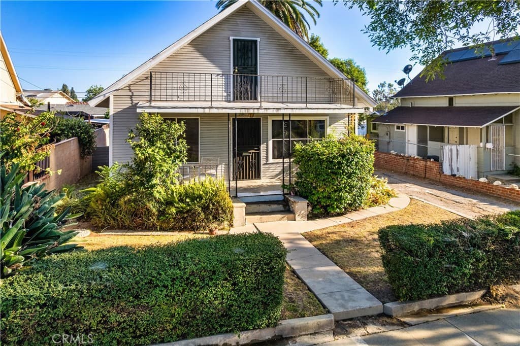 324 W 2nd Street