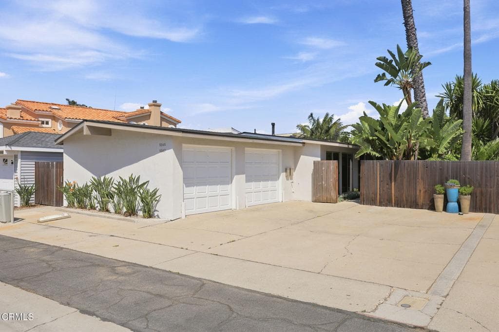 1245 1247 Devon Lane