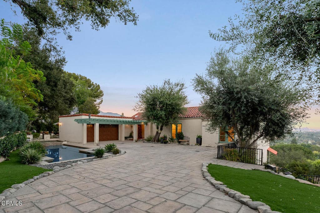 1395 Inverness Drive