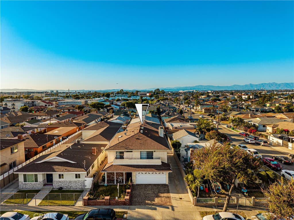 4313 W 133rd