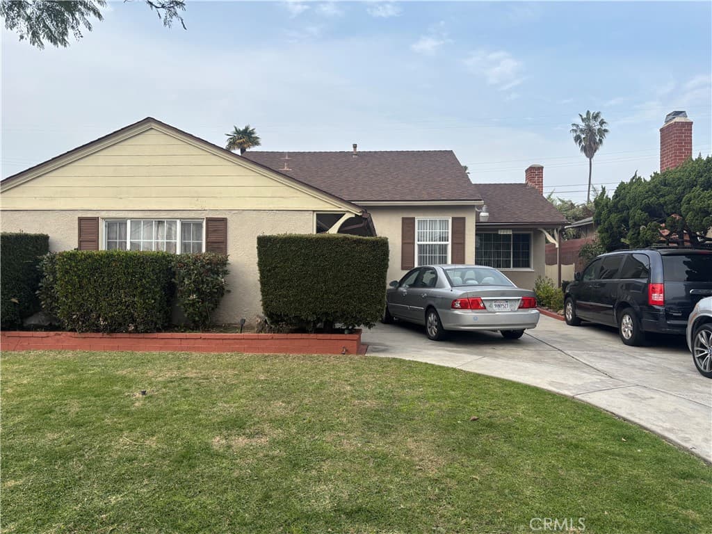 2403 W 116th
