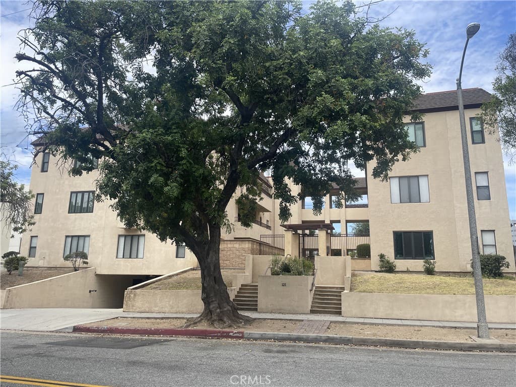 121 S Wilson 103