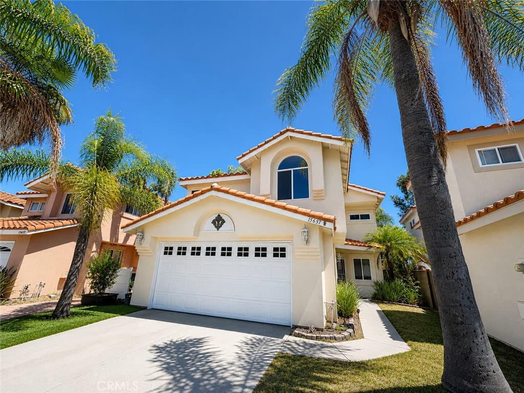 15657 Ladera Vista