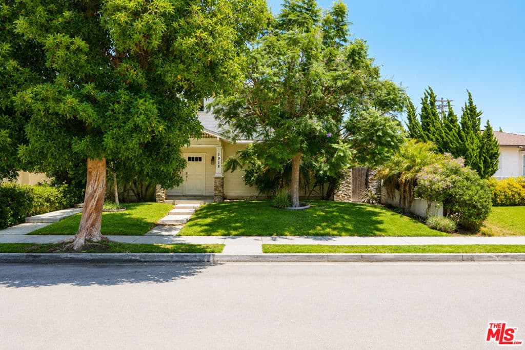 1918 Cabrillo Avenue C