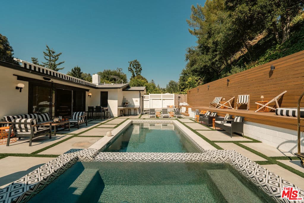3242 Berry Drive