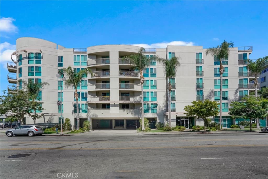 267 S San Pedro 217