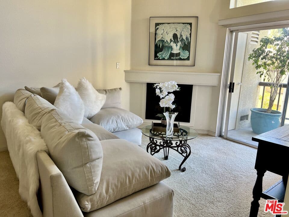 5535 Canoga Avenue 319