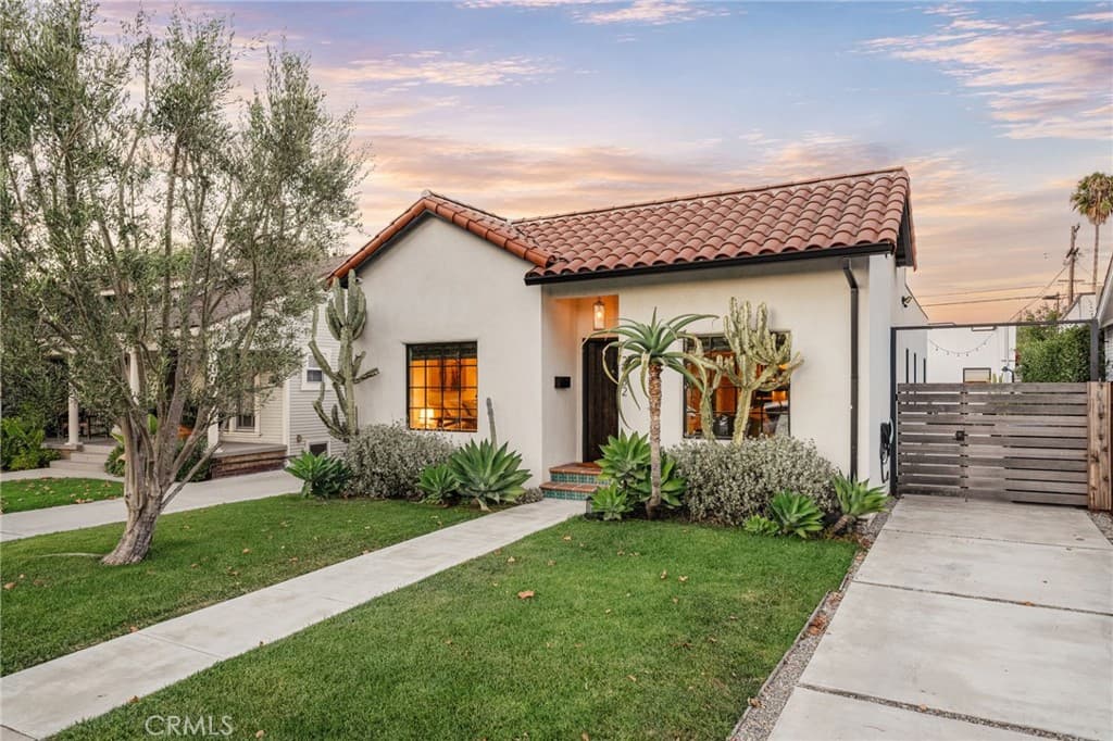 2932 Edgehill Drive