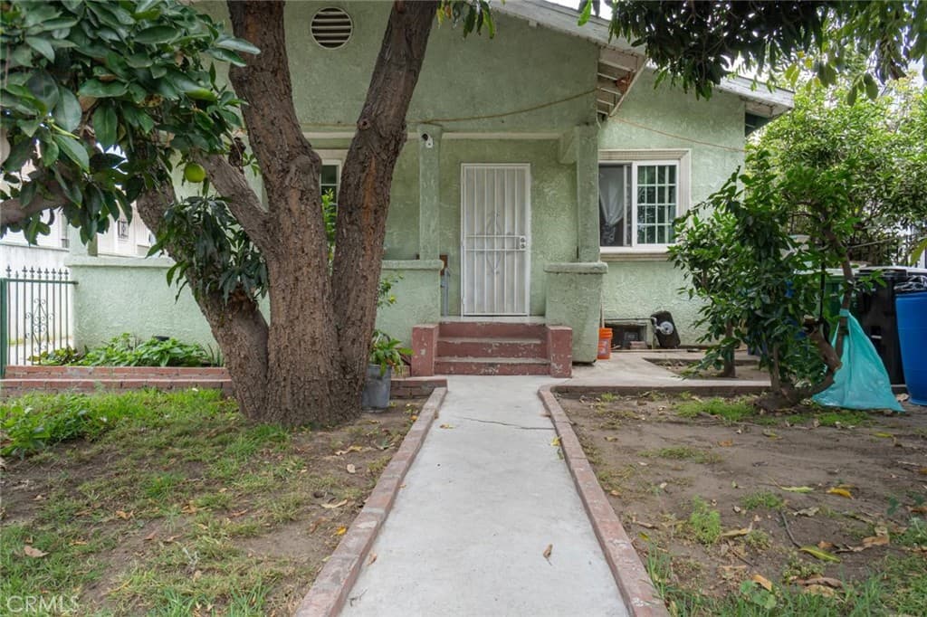 1223 E 46th