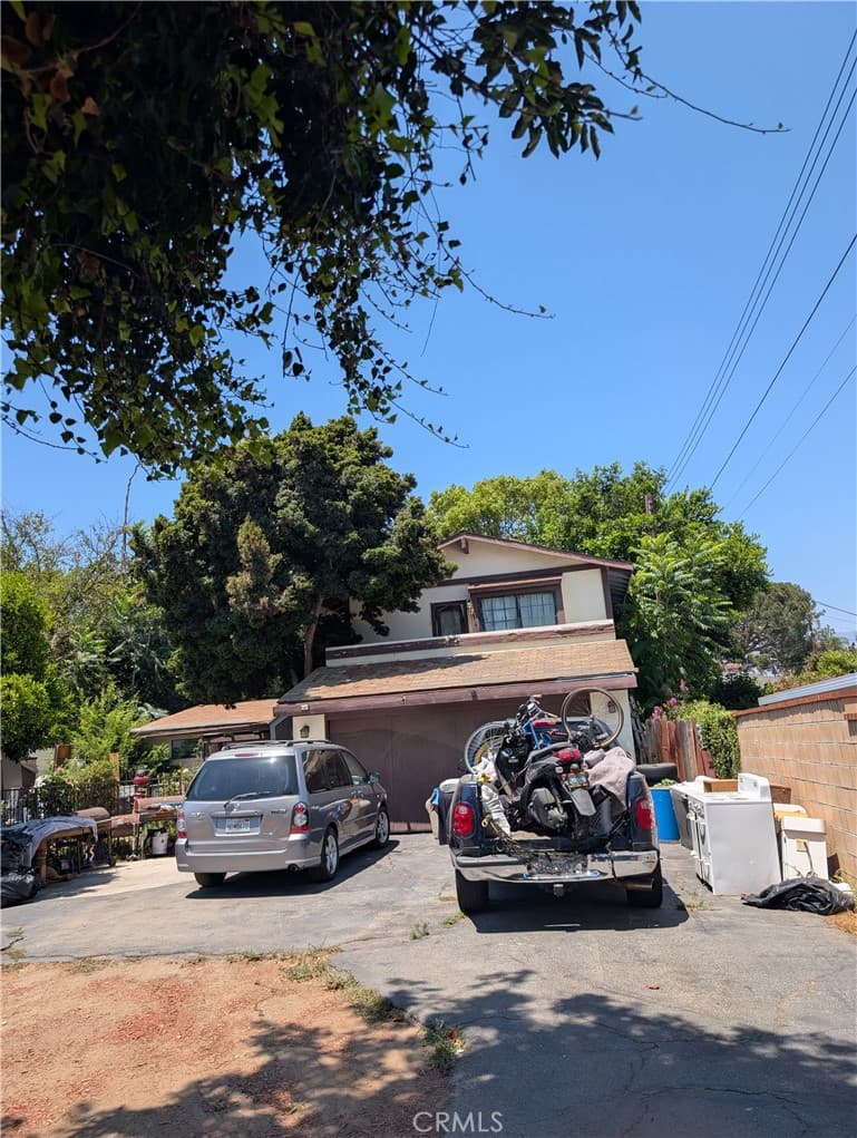 9651 Broadway