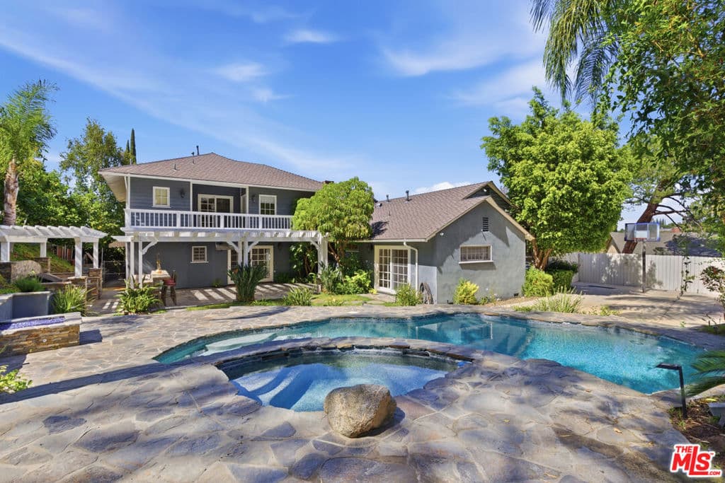 3690 Crownridge Drive