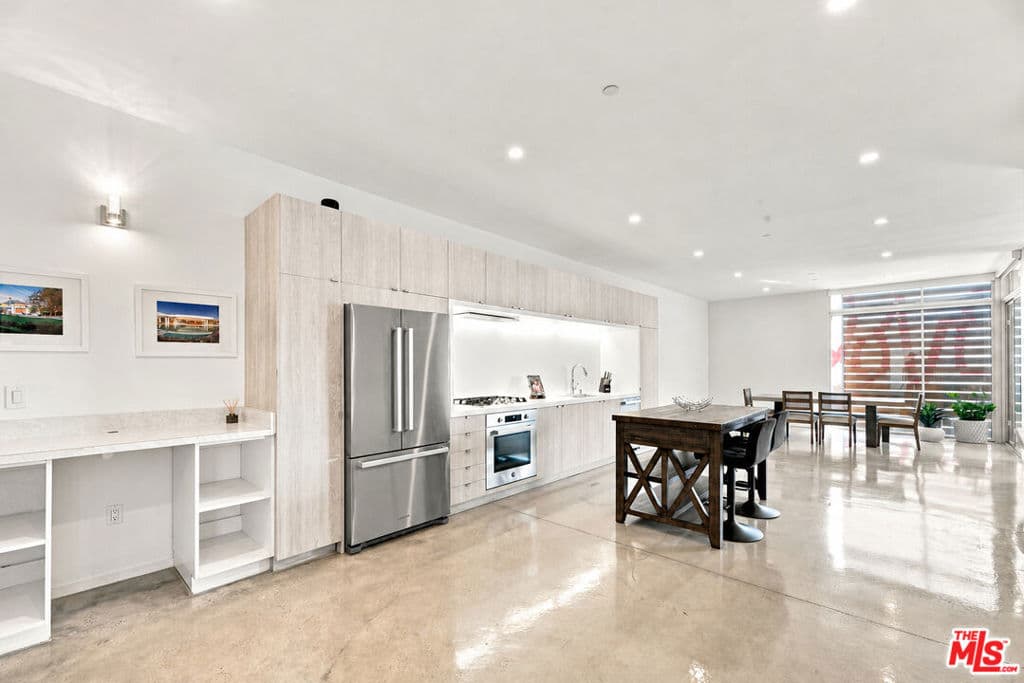 901 Hancock Avenue 201