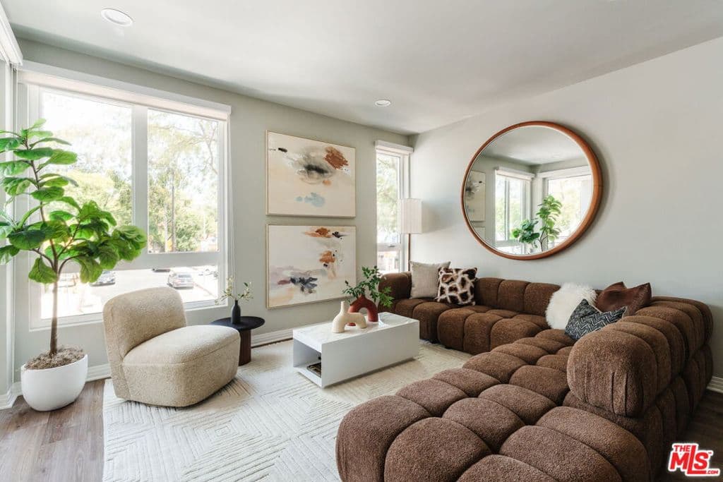 7428 Santa Monica Boulevard 202