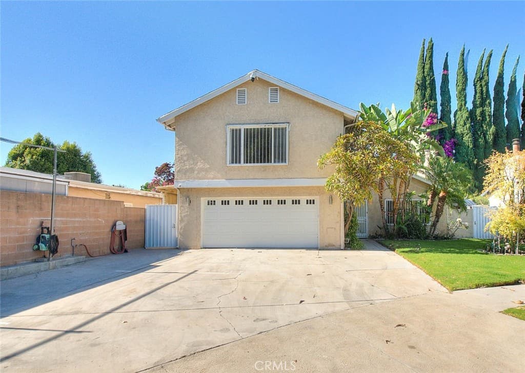 18223 Delano