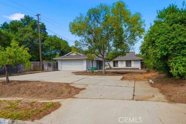 221 N Lyman