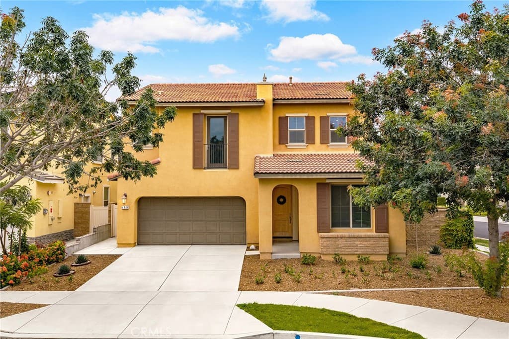 4904 S Rosemary Way