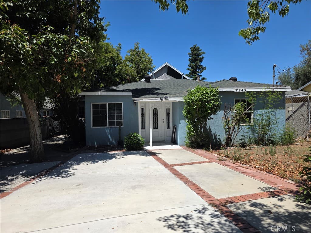 7249 Loma Verde Ave.