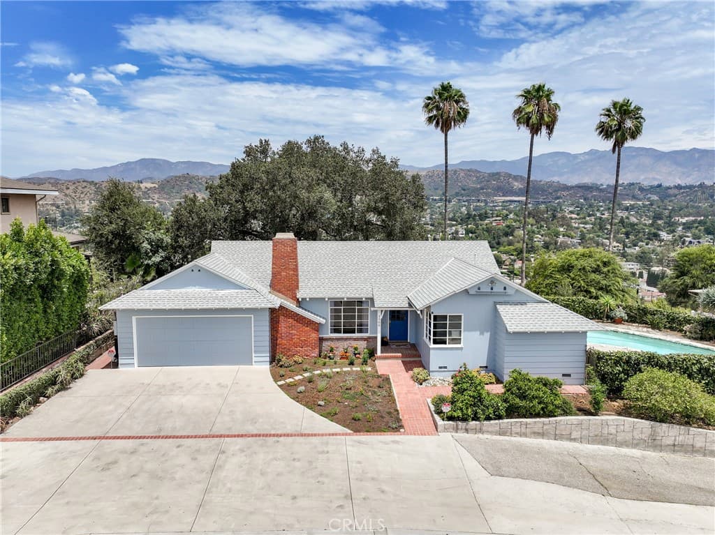 1566 Silverwood