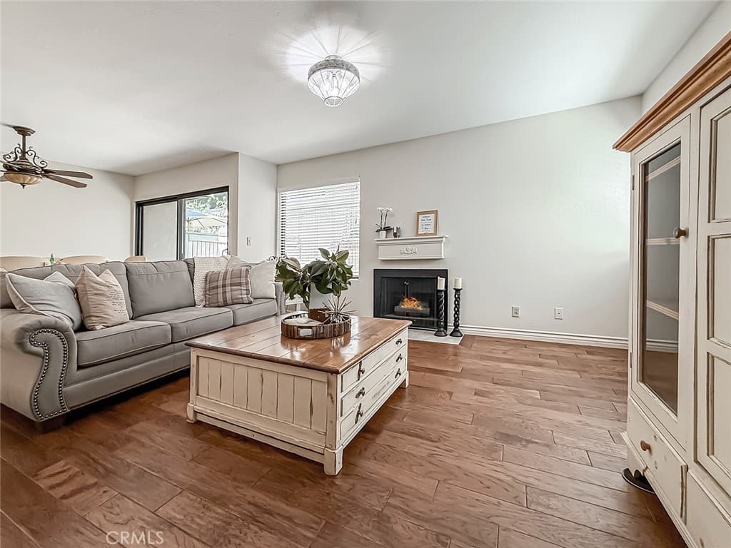 10740 Woodley 7