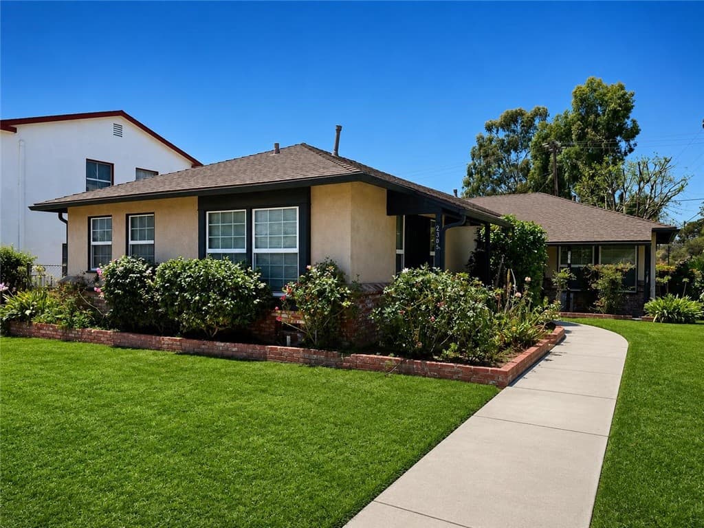 2305 Schoolside