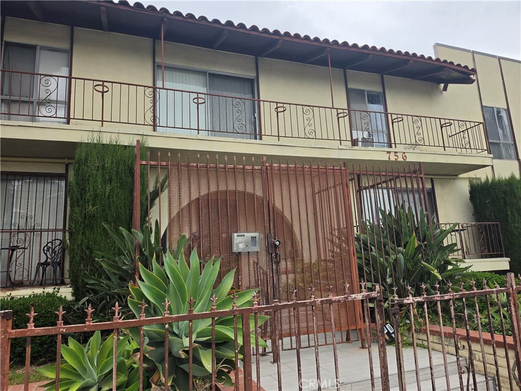 756 N Inglewood