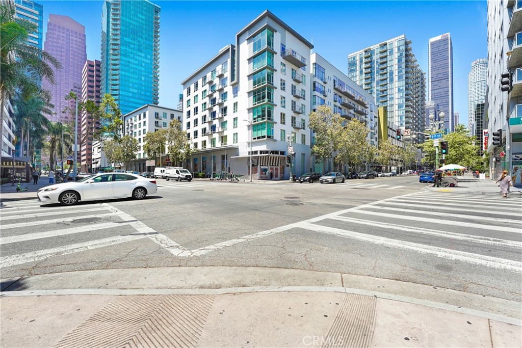 645 W 9th Street 314
