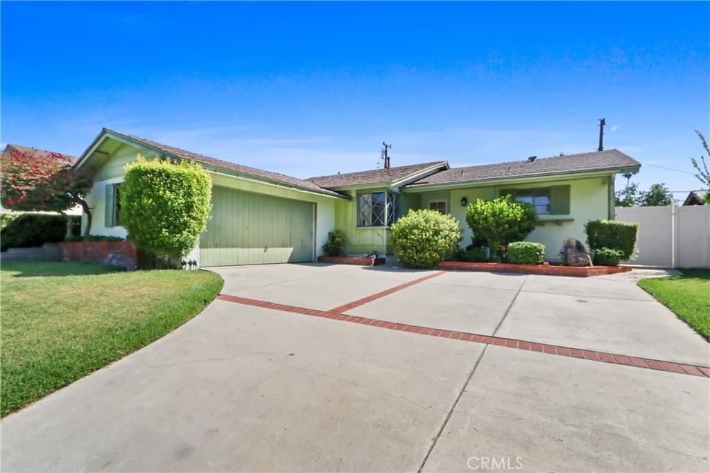 14751 San Esteban Dr