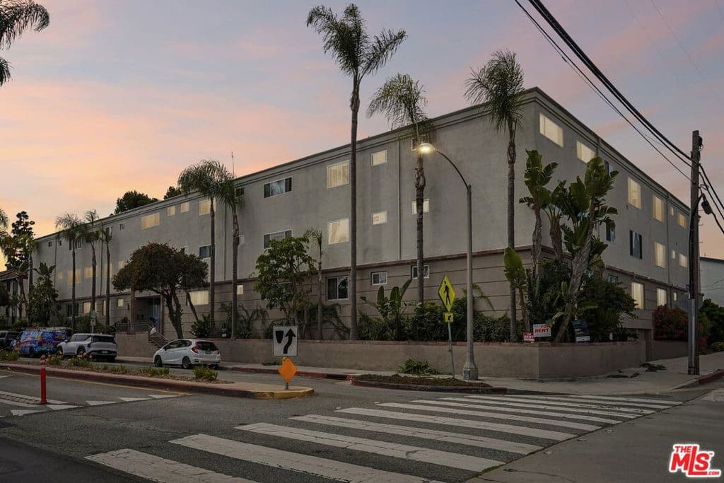2002 4th Street 208