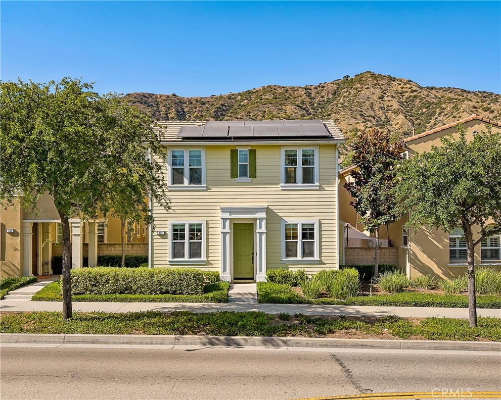 737 E Sierra Madre