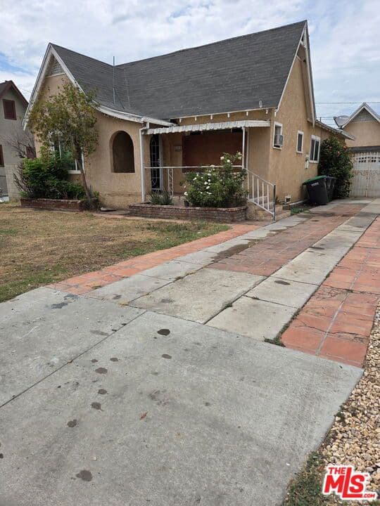 855 Palm Drive
