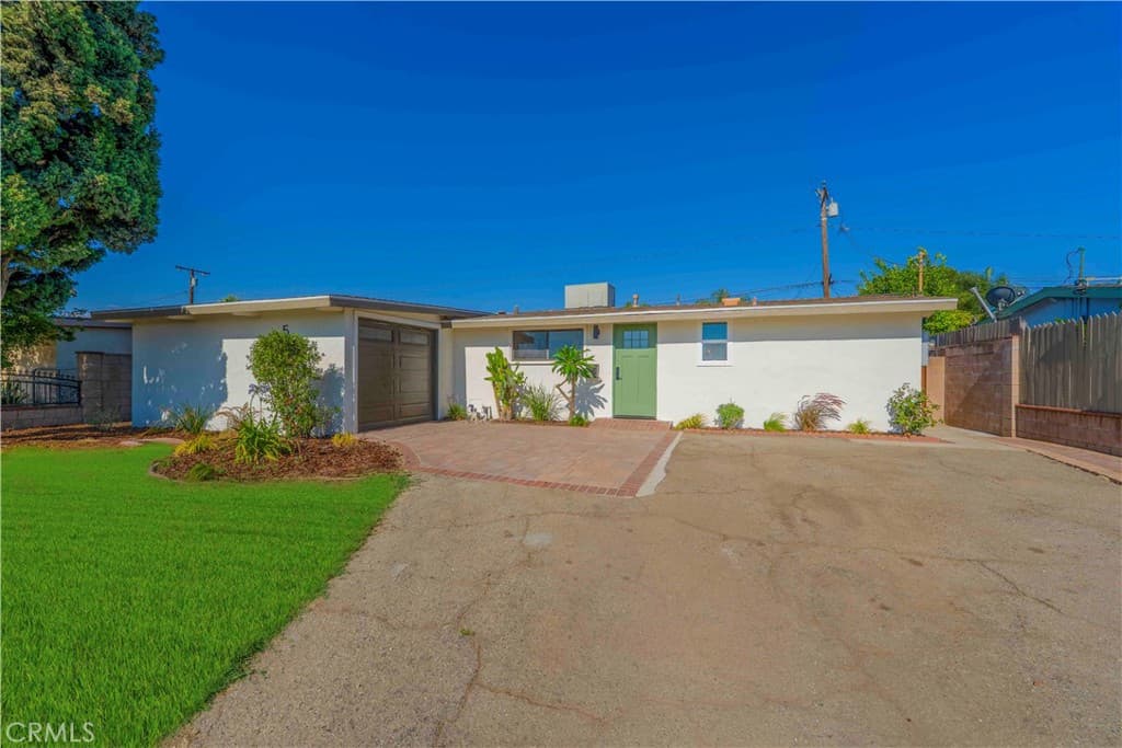5248 N Enid