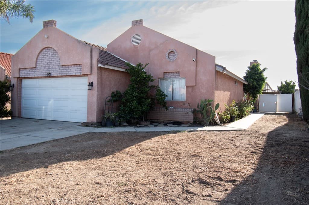 8416 Reseda Avenue