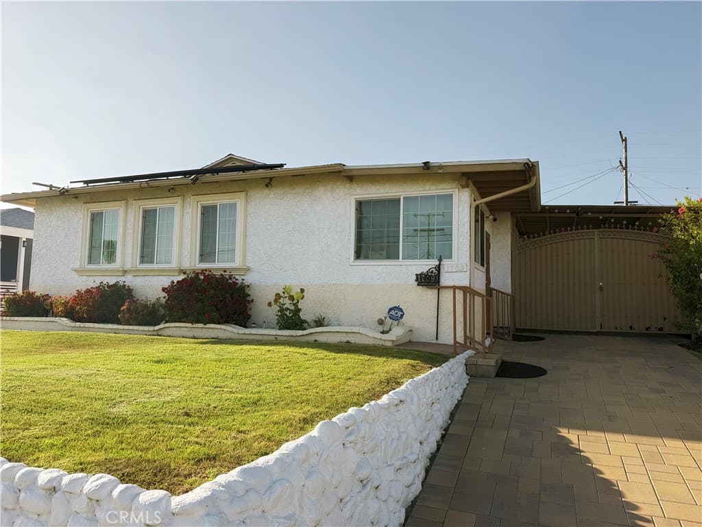 1709 W 111th