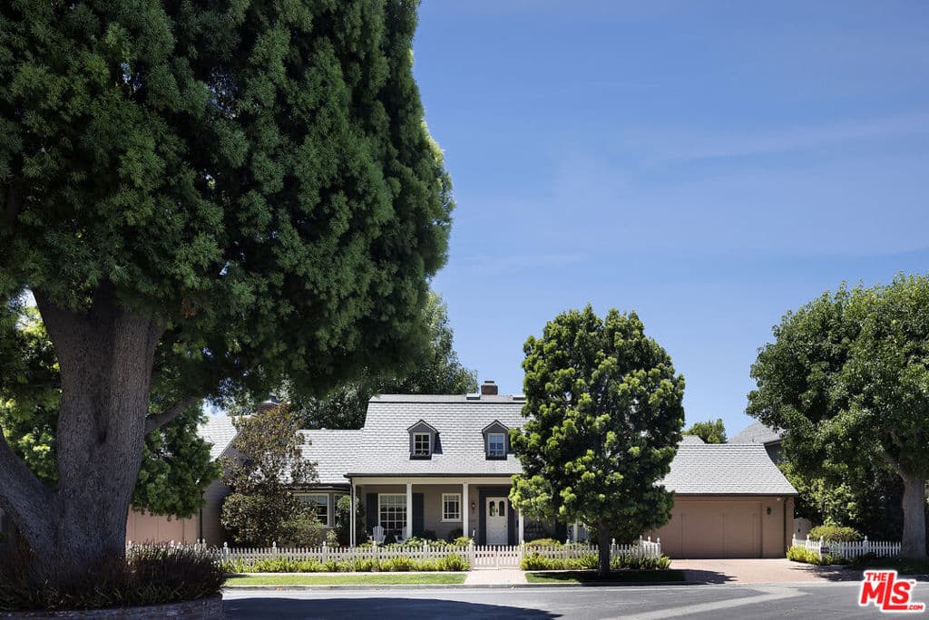10030 Toluca Lake Avenue