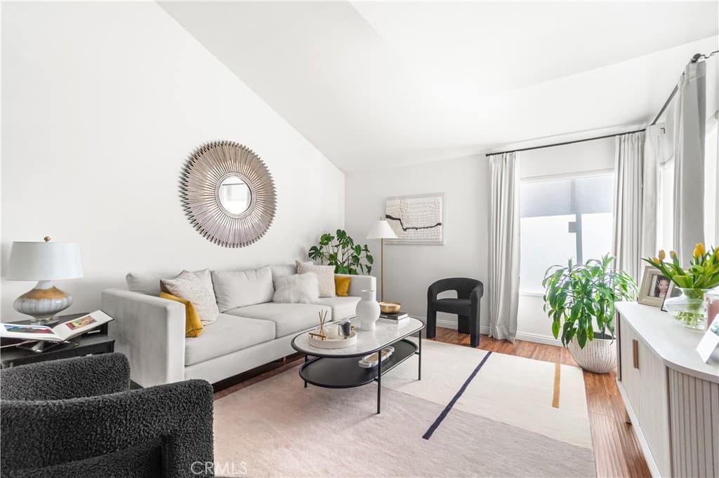 620 W Hyde Park 129