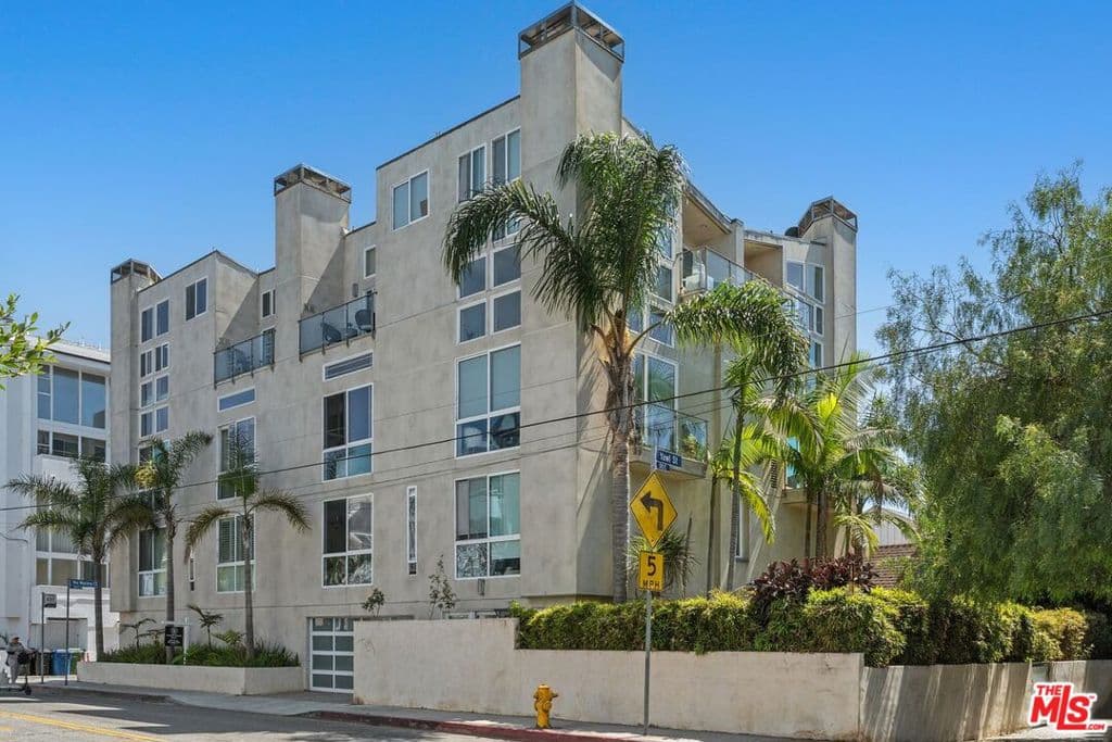 24 YAWL Street 2