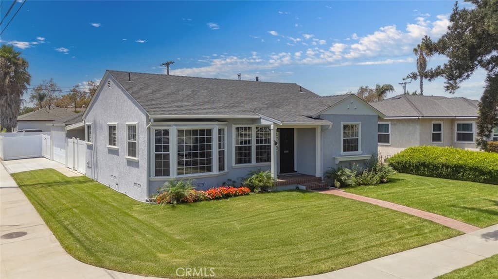 4703 N Bellflower Blvd