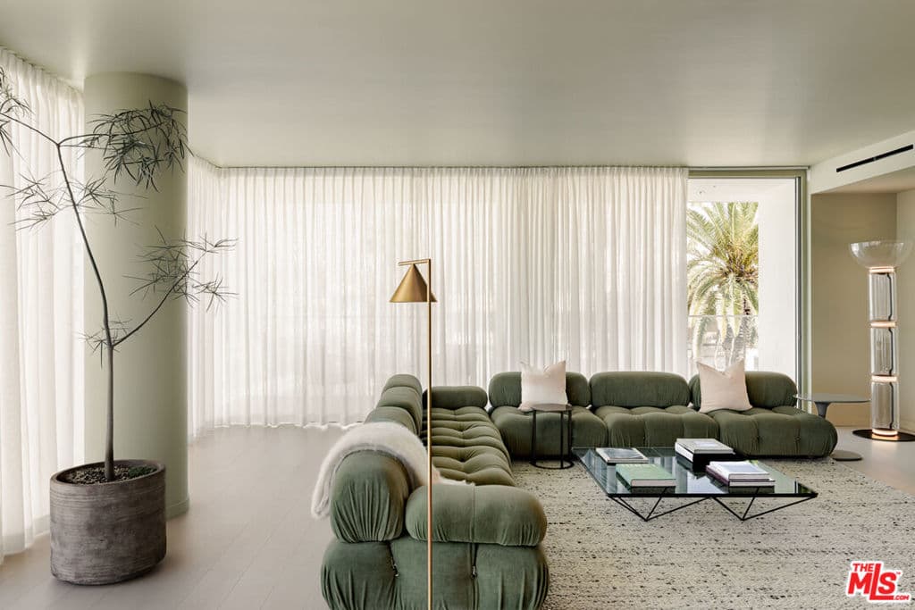 9200 Wilshire Boulevard 402W