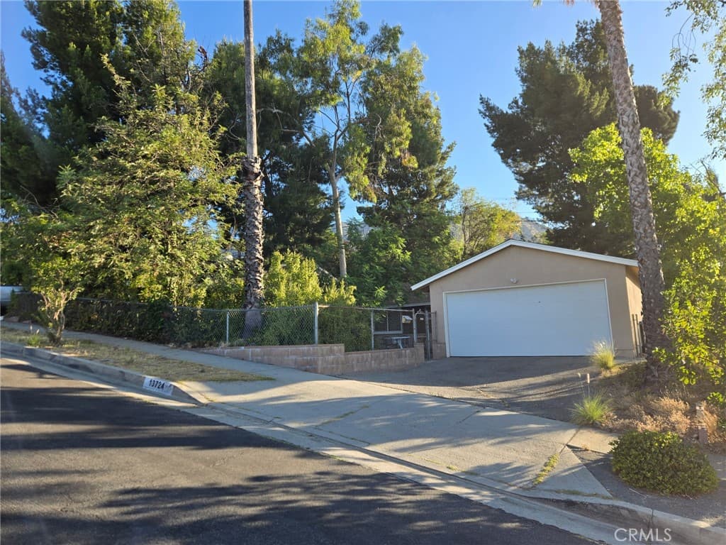 13724 Linfield