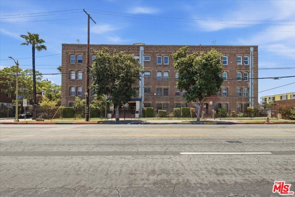 4125 S Figueroa Street 119