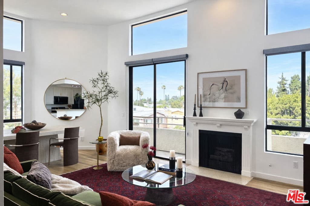 13920 Moorpark Street 308
