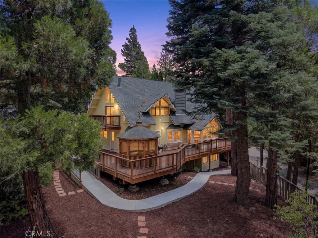 27427 Pinewood