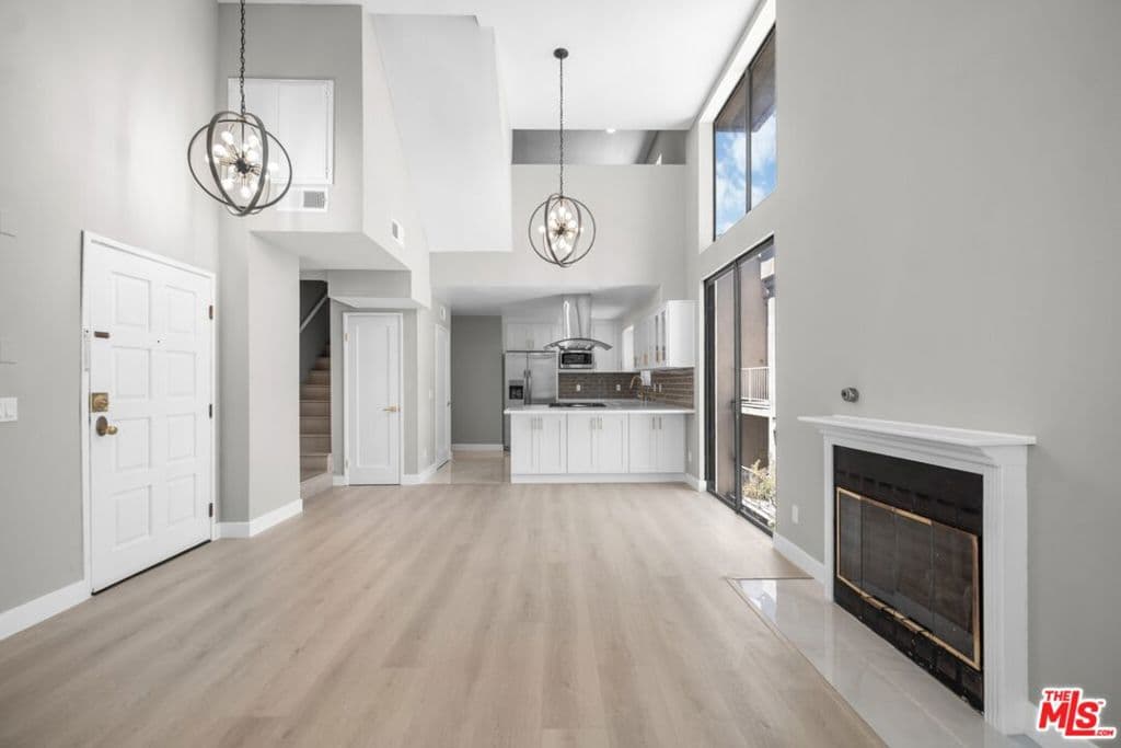 869 S Wooster Street 301